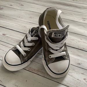 Toddler gray converse sneakers
